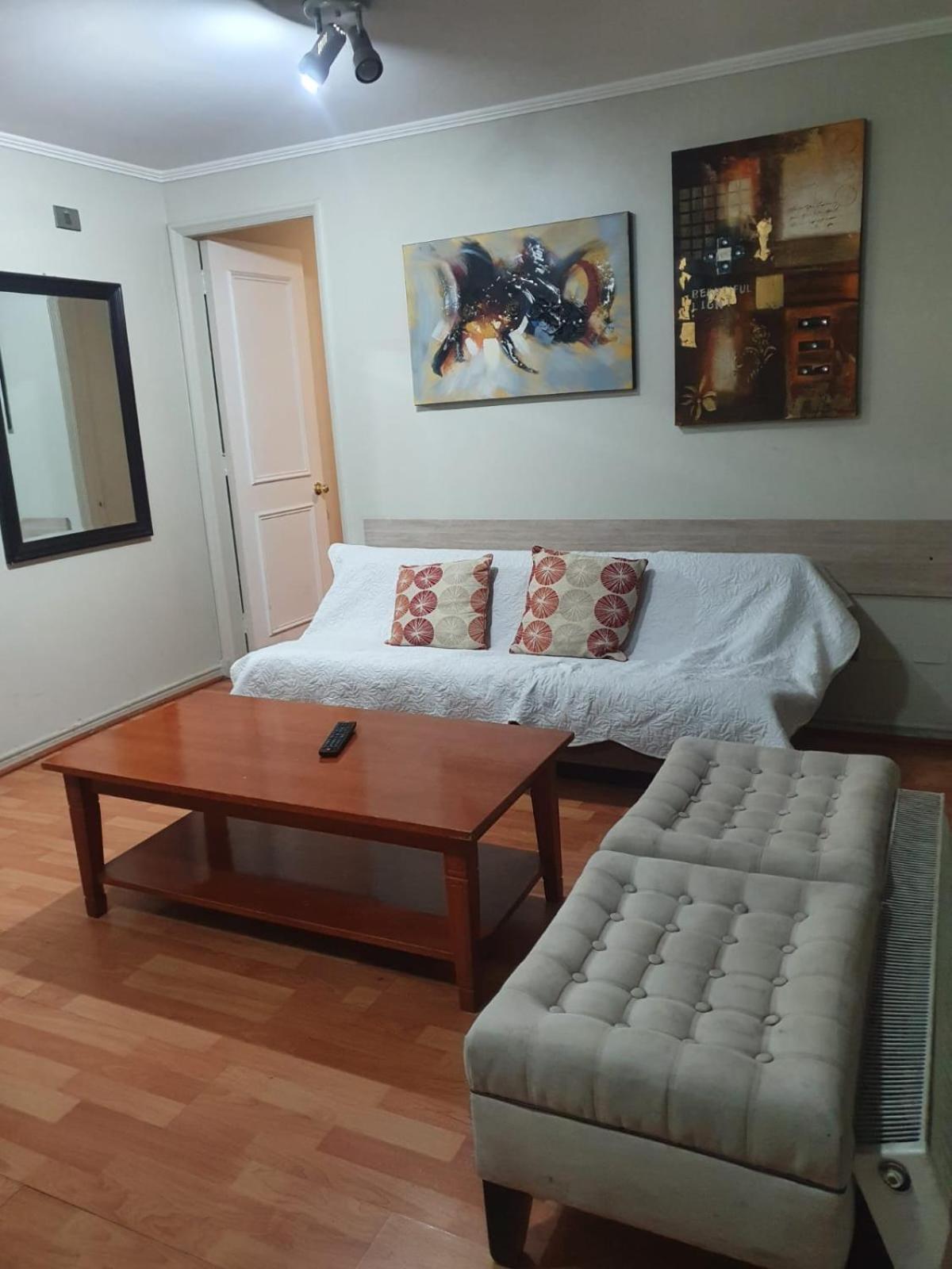 Departamento Con Ubicacion Privilegiada: Entre Metro Pedro De Valdivia Y Los Leones, Con Sillon Cama Apartamento *