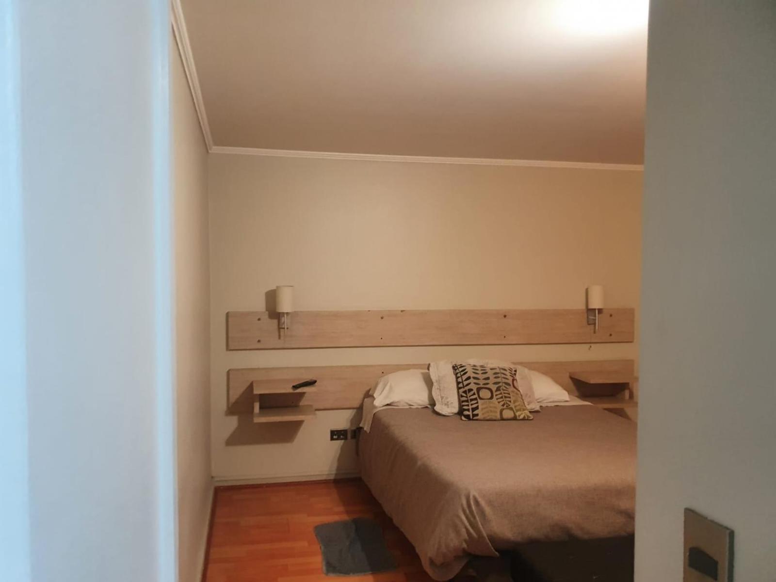 Departamento Con Ubicacion Privilegiada: Entre Metro Pedro De Valdivia Y Los Leones, Con Sillon Cama *