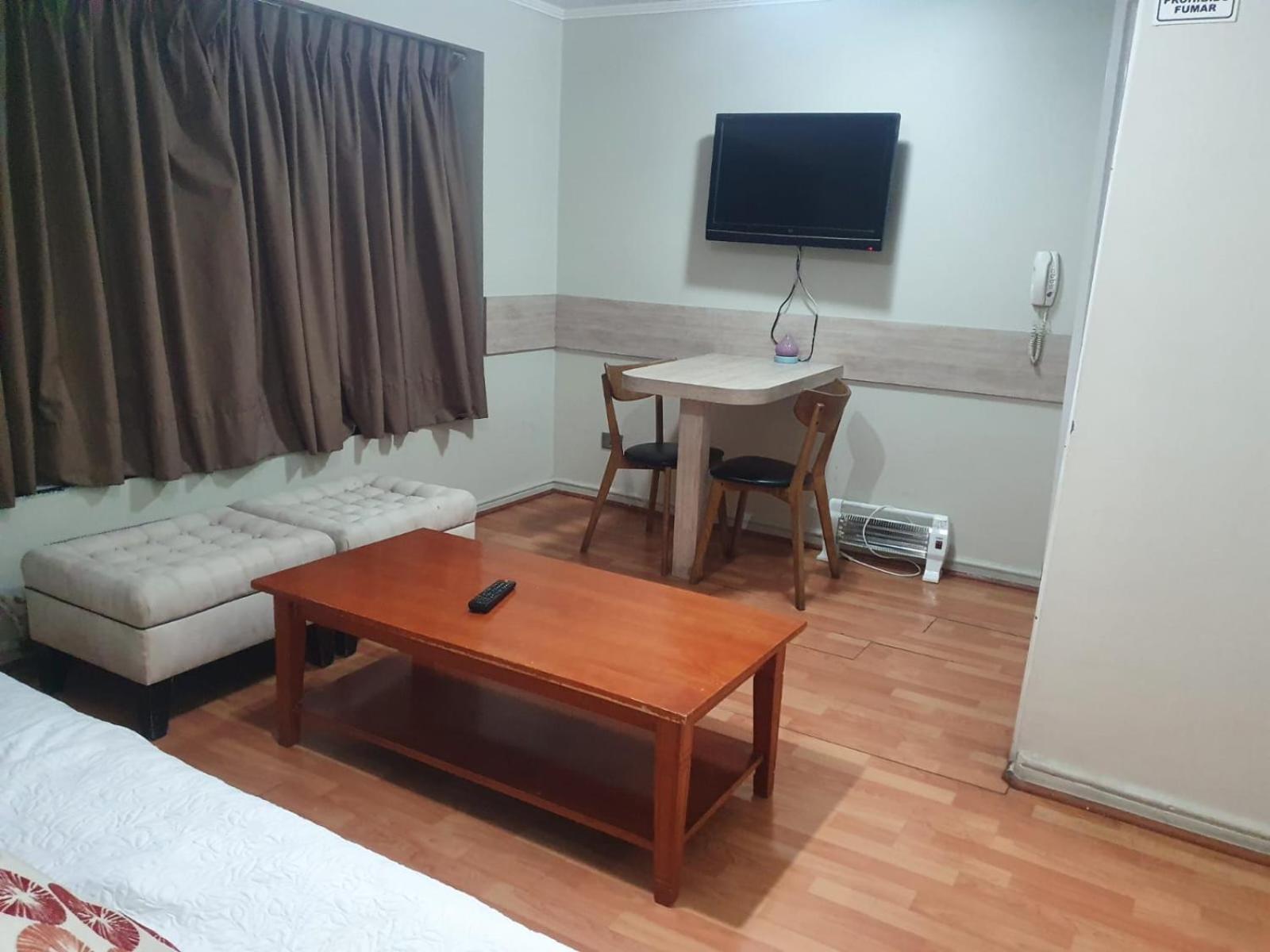 Departamento Con Ubicacion Privilegiada: Entre Metro Pedro De Valdivia Y Los Leones, Con Sillon Cama Apartamento Santiago